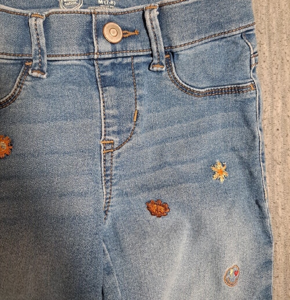 Wonder Nation Girl's Light Blue/ Embroidered Patch Jeans Size 7 Pair - Picture 2 of 4